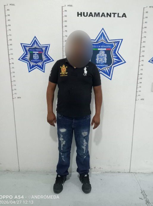 Recupera Policía Municipal vehículo con reporte de robo y asegura a un masculino en Huamantla